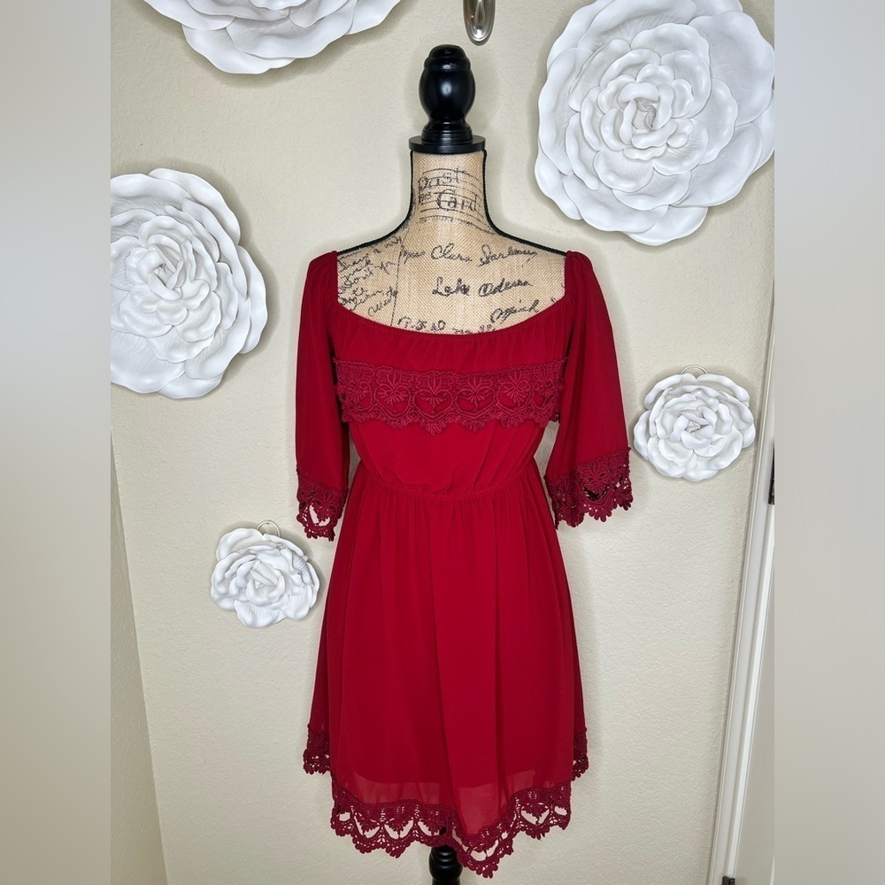 Umgee Red Crocheted Lace Bell Sleeve Flowy Dress Size Medium